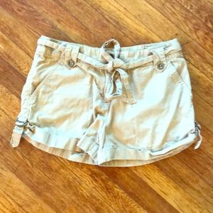 H&M tan shorts